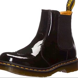 NEW DR MARTENS 2976 LEATHER CHELSEA BOOTS Sz10 US